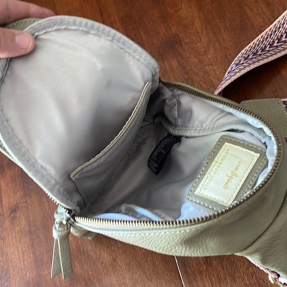 Anthropologie Urban originals crossbody - Picture 4 of 4